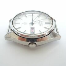 ♪tyys 933-3 118 SEIKO セイコー クォーツ 0923-8000-G デイデイト シルバー文字盤 メンズ腕時計 裏蓋閉まらずジャンク品_画像6