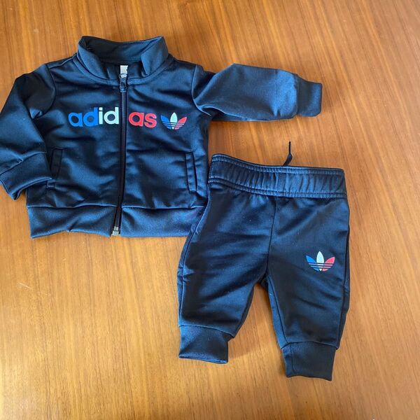 adidas ジャージ上下セットアップ