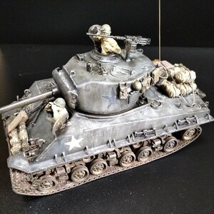 タミヤ1/35完成品米国中戦車シャーマンイージーエイトヨーロッパ戦線