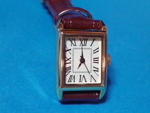 JーAXIS　SUNFLAME　HL２４５　女性用腕時計　角型　ホワイト_画像1