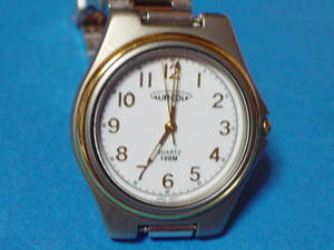 オレオール　TITAN　１００ｍ　腕時計　ホワイト
