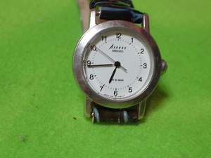 SEIKO　AVENUE　１０BAR　女性用腕時計　ホワイト　JAPAN