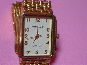 VITAROSO 　腕時計　角型　ゴールド