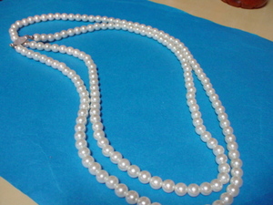 珍品　デザイン　真珠のネックレス