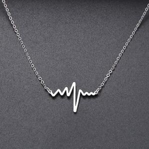 S3 シルバー ネックレス ペンダント医療 ステンレス 男女 韓国 心電図 クリスマス パーティー イベント デート ホワイトデー プレゼント
