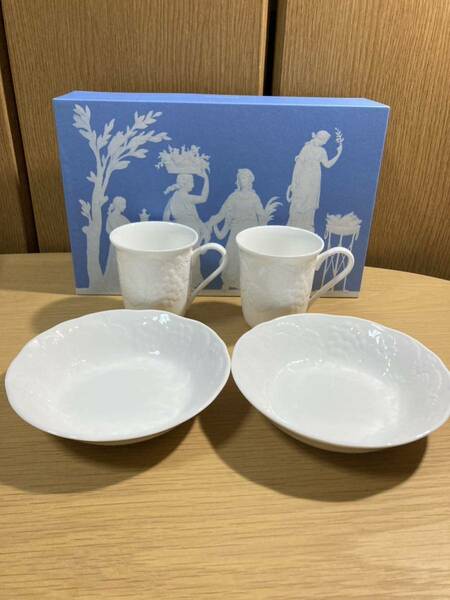 ▼ウェッジウッド≪ストロベリーバイン　マグカップ　2個 ボウル　2個≫WEDGWOOD サラダボウル