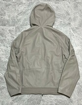 定価210万 HERMES 2023SS Hooded Leather Blouson エルメス 春夏 ラムスキン 羊革 レザーフードジャケット ブルゾン パーカー セリエボタン_画像4