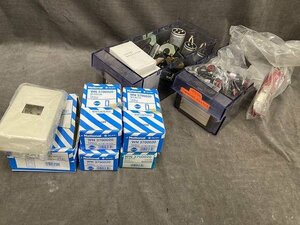 11-15-K08 ◎BH 電子部品 電材 工事用材料 配電用品 住宅設備 配電用品 national 埋込取付枠モダンプレート スイッチなど　中古品　