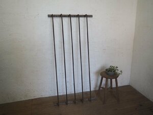 タJ0499◆⑨H130cm×W66cm◆ヴィンテージ◆レトロな町工場のアイアンフェンス◆工業系 古鉄 鉄柵 フック ハンガー ガーデン 店舗什器J庭