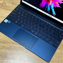 ◇超極薄11.9ｍｍ◇超ハイスペック！【 ASUS ZenBook 3 UX390UAK 】Corei7-7500U☆超速SSD512GB☆メモリ16GB☆カメラ☆Windows11 _画像4