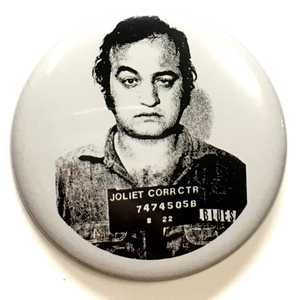 デカ缶バッジ 58mm ジョンベルーシ John Belushi マグショット BLUES BROTHERS ブルースブラザーズ