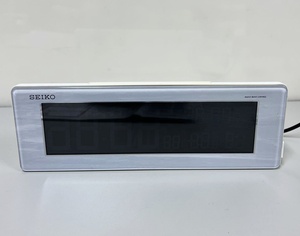 SEIKO　デジタル電波時計　目覚まし時計　DL210W 　現状品