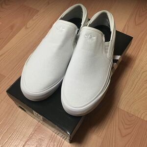 【新品未使用箱ありタグ付き】adidas サバロ　キャンバススリッポンシューズ　25.5cm