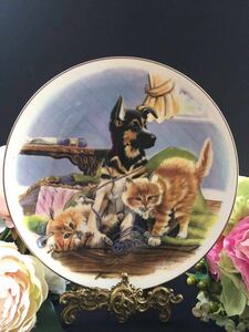 英国 ロイヤルアルバート x Rob Gellion ◆ プレイフル フレンズ シリーズ 「みんな一緒！」◆ 犬 猫 ネコ 絵皿 飾り皿