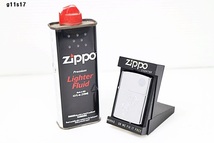 G11s17 ZIPPO ライター オイル オイル残量1/3程度 60サイズ_画像1