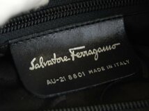 【USED/B】SalvatoreFerragamoフェラガモ■レザーショルダーバッグ■ブラック_画像10