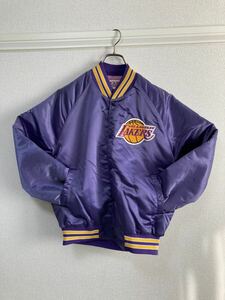 【1円スタート！】美品！90s LAKERS レイカーズ スタジアムジャンパー ナイロン USA製 ビンテージ パープル サイズS☆80sブルズ スターター