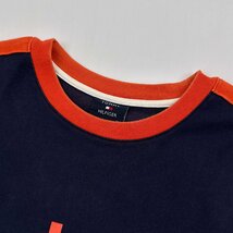 BIGロゴ◆TOMMY HILFIGER トミーヒルフィガー ライン入り プリント 半袖Tシャツ カットソー M / ネイビー×オレンジ メンズ_画像3