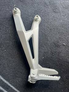 CBR250RR 前期　MC51　純正　タンデムステップ　ASSY LH　割れなし