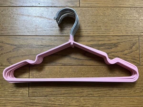 ハンガー キッズハンガー ノンスリップ 子ども用 ベビー 赤ちゃん 滑り止め 小さめ 中古品 15本 まとめ売り