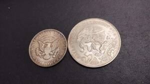#13977【外国硬貨セット】1968年 メキシコオリンピック 25ペソ硬貨 銀貨 1964年 リバティコイン 2枚おまとめ 外国銭