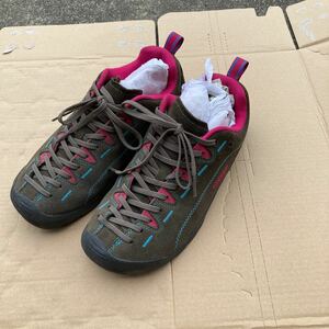 KEEN JASPER TARMAC/BRIGHT ROSE US9 27CM ジャスパー