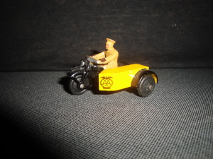 Dinky ”AA”　Motorcycle ＆　Rider （５０年代絶版品）ディンキー　AA　モーターサイクルとガイド員