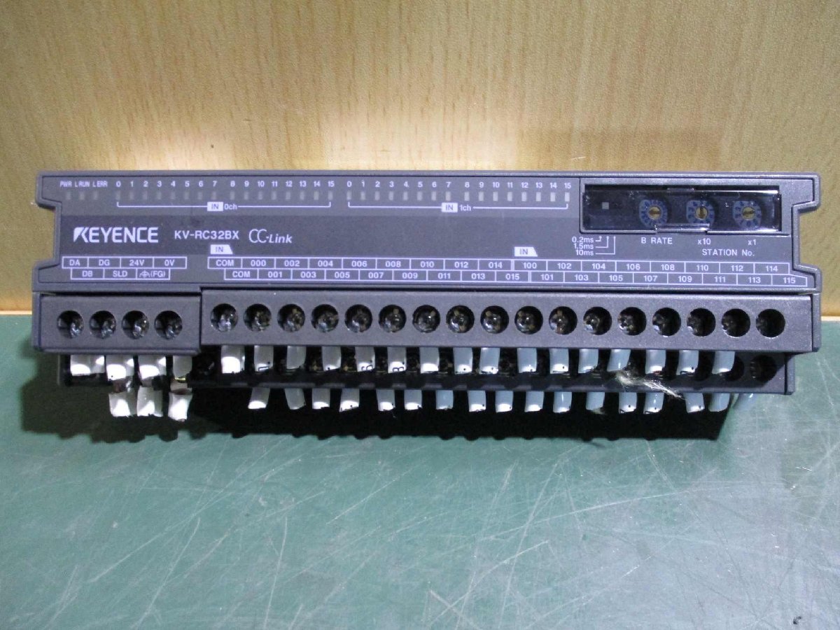 中古KEYENCE プログラマブルコントローラ アナログ入力ユニット KV-RC32BX 24V(BAXR41214B020) 中古KEYENCE プログラマブルコントローラ アナログ入力ユニット KV-RC32BX 24V(BAXR41214B020)