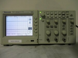 中古 Tektronix ２ch デジタルオシロスコープ TDS1001B 40MHz 500MS/s 通電OK(GAAR41208A009)