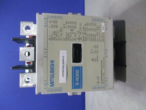 中古 MITSUBISHI S-N300 AC220V 電磁接触器(JBHR50814D013)