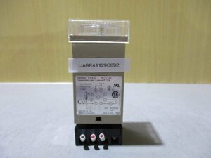 中古OMRON E5C2-R20P 電子温度調節器(JABR41129C092)