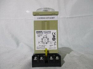 中古 OMRON TEMPERATURE CONTROLLER E5C2-R20K 電子温度調節器(JABR41107A067)
