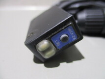 中古 KEYENCE PZ-V31P アンプ内蔵型光電センサ(AATR41011A029)_画像2