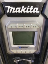 ジャンク品 マキタ makita コードレスラジオ MR108 _画像2