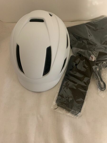 自転車 ヘルメット LED付 帽子型 男女兼用 57cm-61cm　白 ホワイト