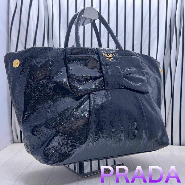 【美品】PRADA×プラダ パテントレザーA4収納可能金色プレートトートバッグ