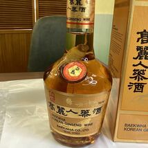 【未開栓】古酒 白花 高麗人参酒 韓国酒 KOREAN GINSENG WINE 白花 大韓民国特産品 韓国 KOREA 700ml 30% 箱付◆No5536_画像2