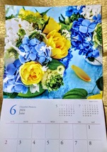 2024年お花のカレンダー 壁掛け　毎年大好評のポケット付き　エフエムジー＆ミッション　エイボン_画像4