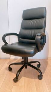 ニトリ NITORI ファスKD オフィスチェア 肘付き ブラック 事務椅子 ハイバック ワークチェア 執務 合成皮革 高級感 KK9616 中古オフィス家