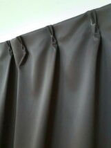 新品 １級遮光防炎ドレープカーテン １００X１７８cm ２枚組 　ブラウン　無地_画像4