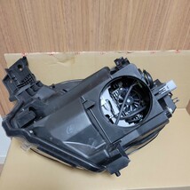 ブーン　M700 LED 右ヘッドライト 81130-B1260 　KOITO100-69028 _画像5