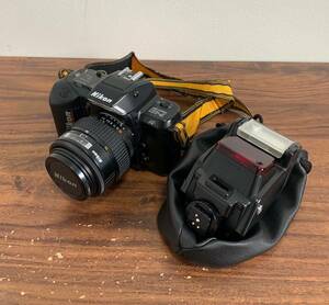 【美品】Nikon ニコン F-401 カメラ レンズ AF NIKKOR 35-70mm 1：3.3-4.5 & SS-22 ストロボ フラッシュ付き　一眼レフ フィルムカメラ 