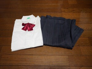制服風　コスプレ衣装3点　1円スタート　ブラウス　リボン　スカート