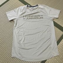 underarmorアンダーアーマー Tシャツ XL_画像1