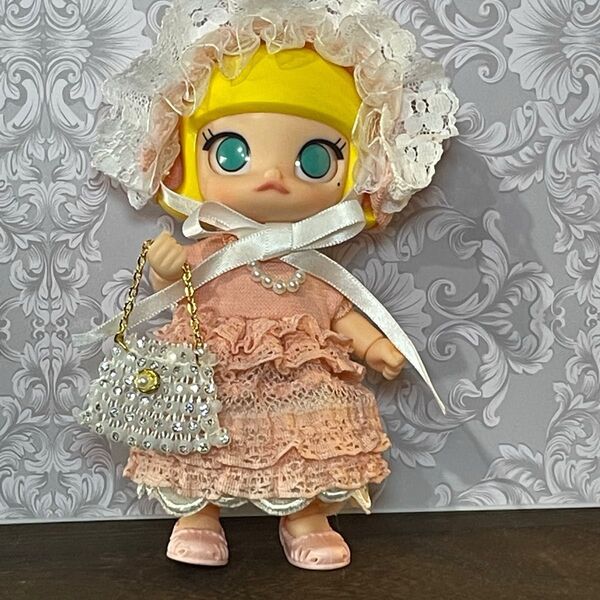 ポップマートmolly BJDサイズ ねんどろいどどーる アウトフィット くすみピンクのドレス ボンネット キラキラの鞄付き