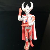 バンダイ当時物昭和レトロ円谷プロですウルトラの父画像が全てです。ご入札前には必ず商品説明をお読みください。ガシャポンミニブック付き_画像1