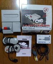 中古J-00■ゲーム機器本体■ニューファミコンゲーム機・アダプター・コントローラー・コード_画像1