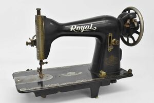 (670L 1128G18) 1円～ The ROYAL アンティーク 手回しミシン 昭和レトロ 手芸