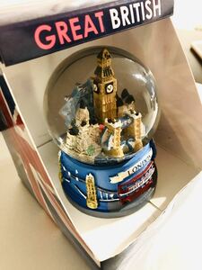 イギリスロンドンお土産 新品同様 スノーグローブLondon Collage SOUVENIR Snowglobe クリスマス ベティ スノードーム ガラス内の曇り無し