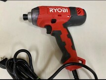 岩A● リョービ CID-1130 100V インパクトドライバ RYOBI /VERSOS VS-ATL1001 電動ドリルドライバケース 電動工具 2点セット_画像2